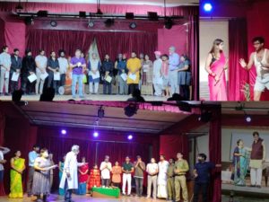 dinesh ahlawat promoting hindi theater at grass root level