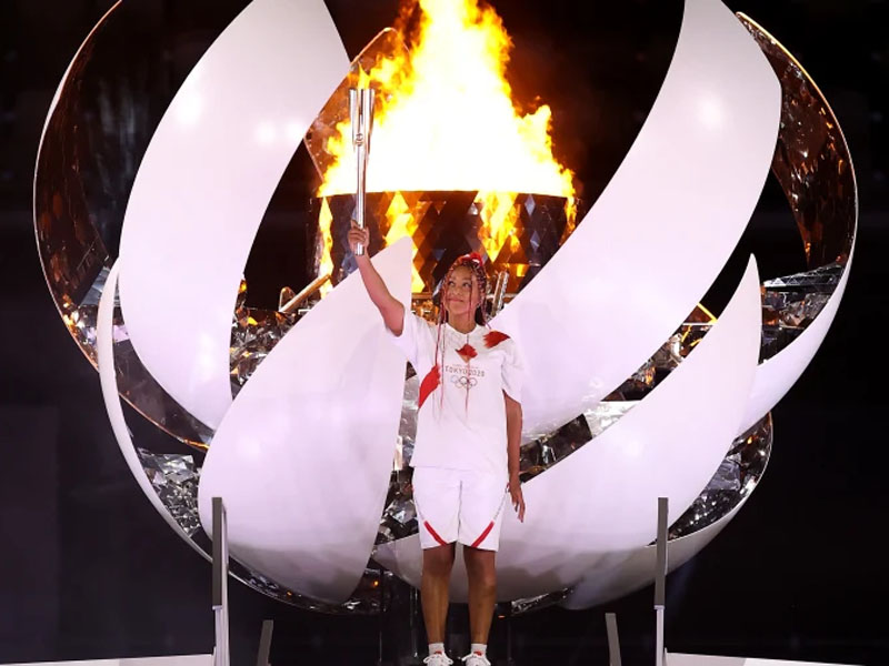 Naomi Osaka lights Olympic cauldron at Tokyo 2020