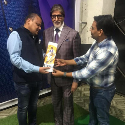 Vikas Bansal (left) with BigB at the sets of KBC