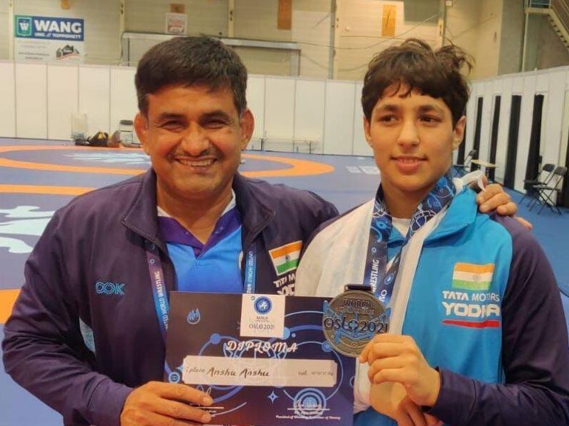 Anshu Malik win a silver medal in the World Wrestling Championships