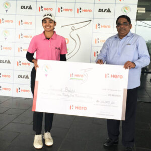 Jahanvi Bakshi receiving winners cheque from Mr. B V K Raju Hon. Secretary HGA