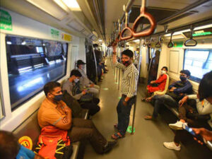 standing passengers allowed in metros