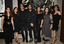 Santanu Hazarika exhibition-Zeba Kohli, Zarine khan, Talat Aziz, Shantanu Hazarika, Poonam Dhillon, Bina Aziz, DSC_3672