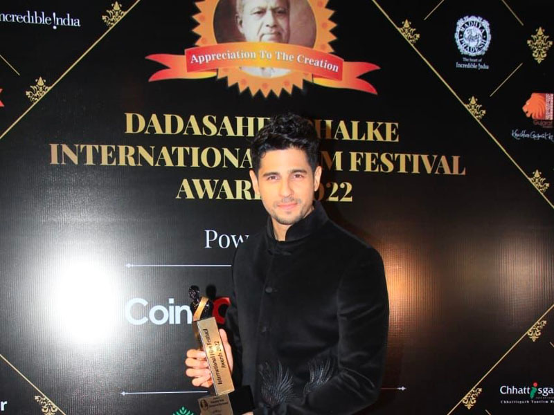 Sidharth Malhotra wins ‘Critics Best Actor at Dadasaheb Phalke International Film Festival Awards 2022