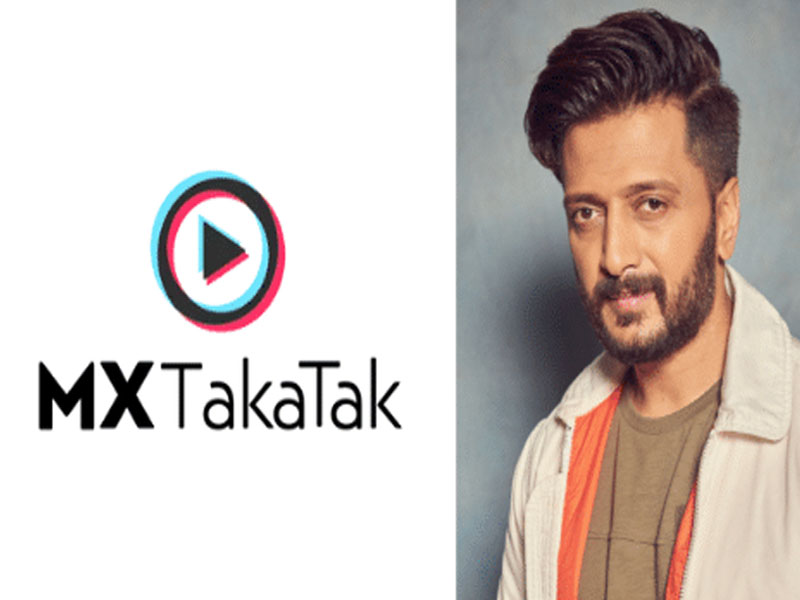 riteish deshmukh makes a bollywood style entry on mx takatak