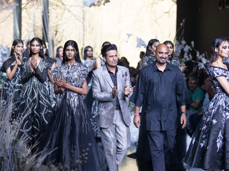 Manoj Bajpayee steals the show walking the ramp