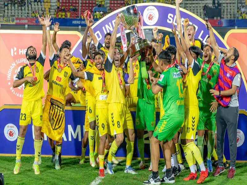 hyderabad beat kerala blasters on penalty shoot out to win their maiden isl title