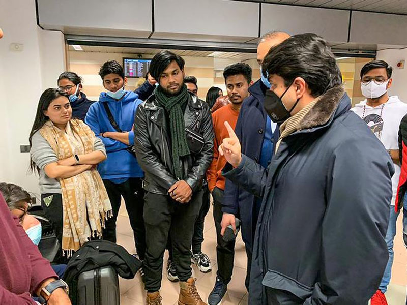 operation ganga jyotiraditya scindia reaches romania to oversee evacuation of indians stranded in ukraine