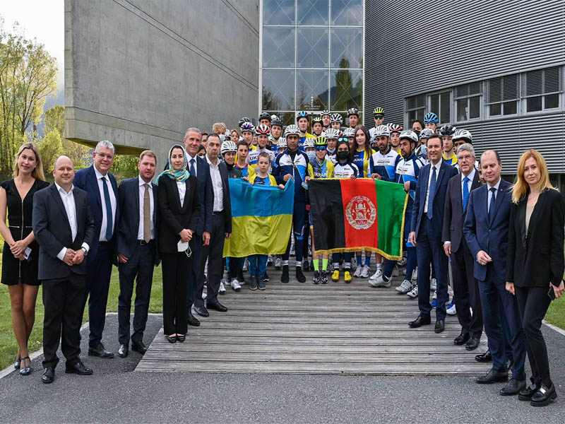 ioc president and ukrainian sports minister visit ukrainian athletes strengthened support for olympic community