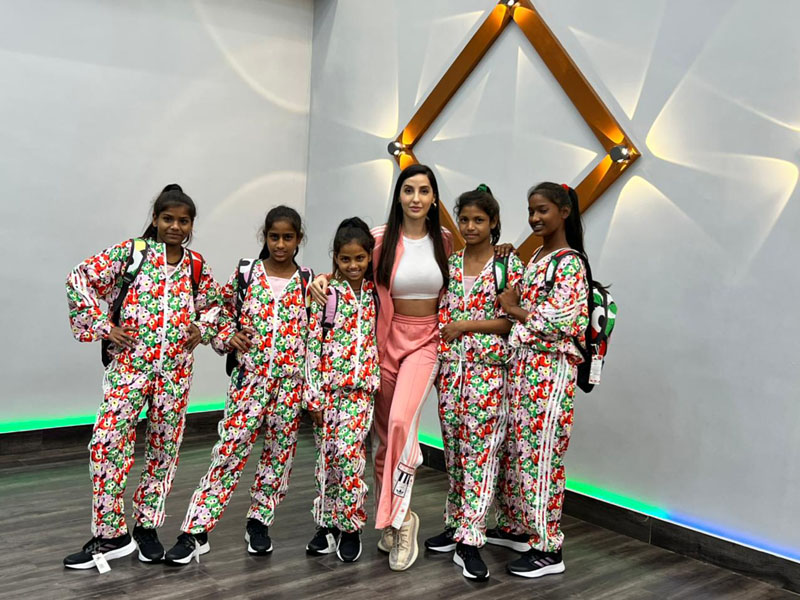 Nora Fatehi gifts dancing gear to underprivileged contestants on her show