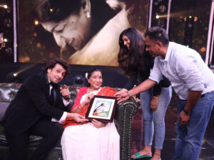 Gajendra Singh brings the legendary Asha Bhosle on Naam Reh Jayegaa to pay tribute to Lata Mangeshkar