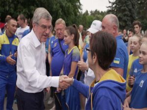 ioc president visits ukraine and meets athletes before talks with president zelensky