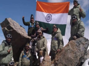 story of veer chakra winner captain raghunath singh fought in kargil war