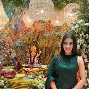 Kavya Thapar looks exquisite as she gets into the festive spirit seeks blessings of Bappa