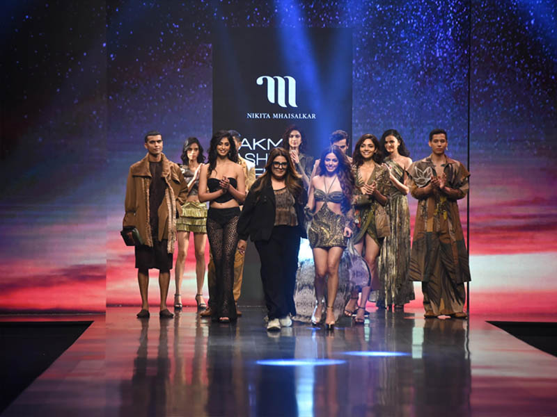 Designer Nikita Mhaisalkar with Alaya F at Lakme Fashion Week x FDCI