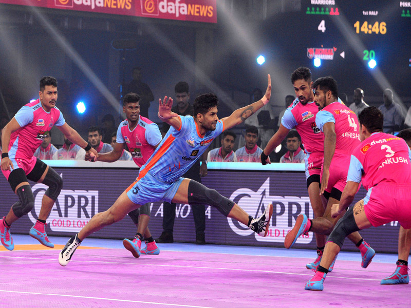 Jaipur Pink Panthers in action against Bengal Warriors