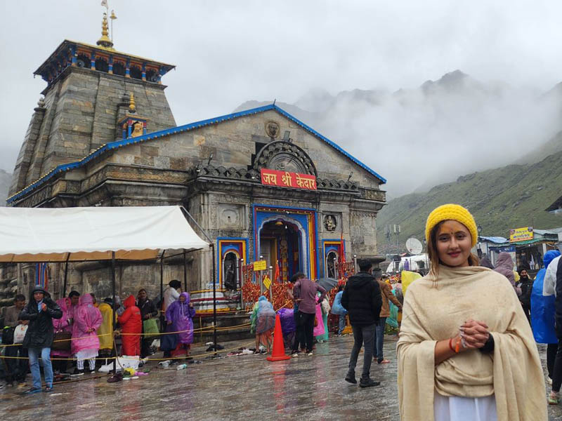 Rashami Desai makes a religious trip to Kedarnath