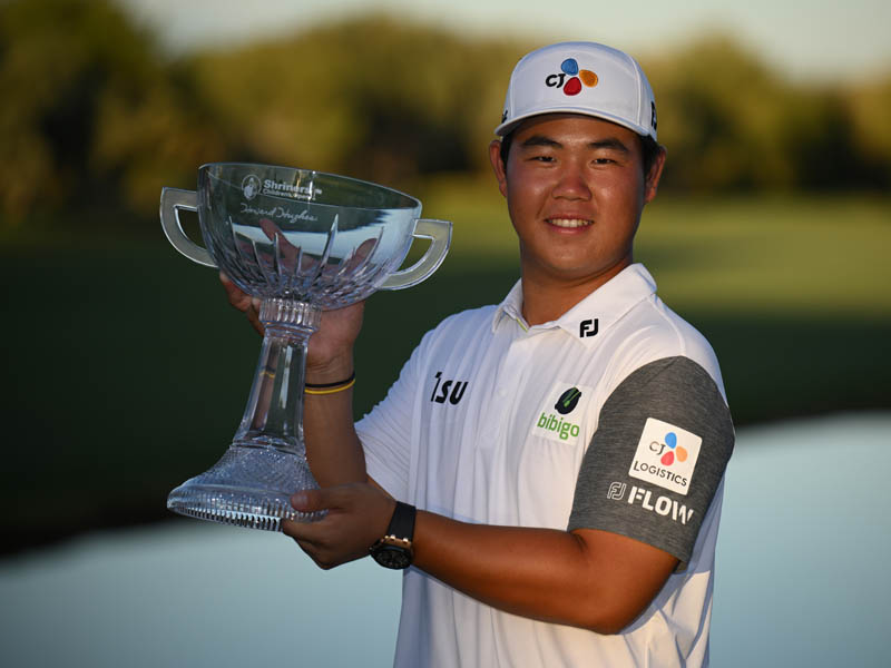 Tom Kim with the Shriners Childrens Open trophy