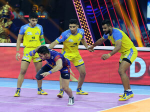 Dabang Delhi KCs Manjeet in action