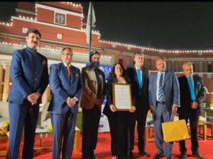 Meenakshi Pahuja received the 11th Modernite Excellence Award
