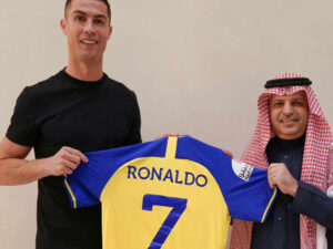 cristiano ronaldo joins saudi arabian club al nassr