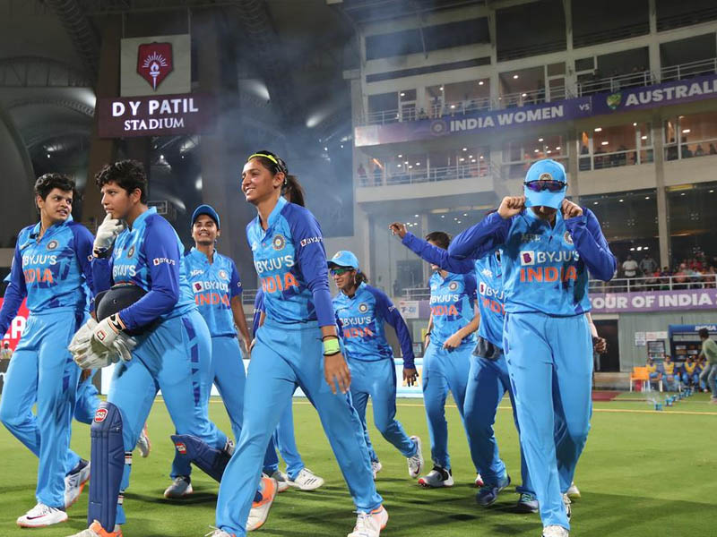 india beat australia women super over 2nd t20i