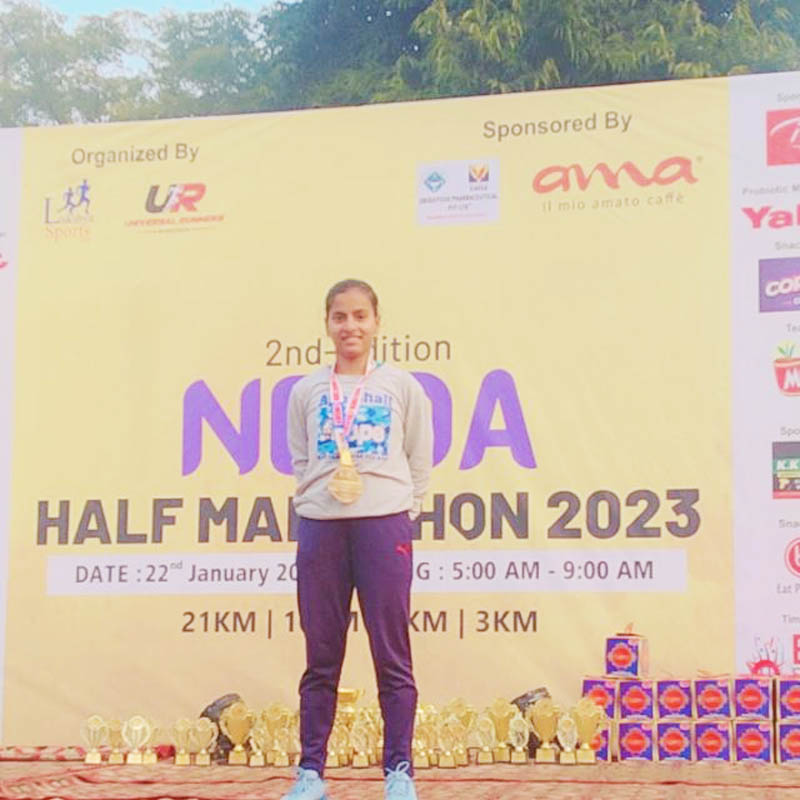 Rozi secures first position in Noida Half Marathon competition