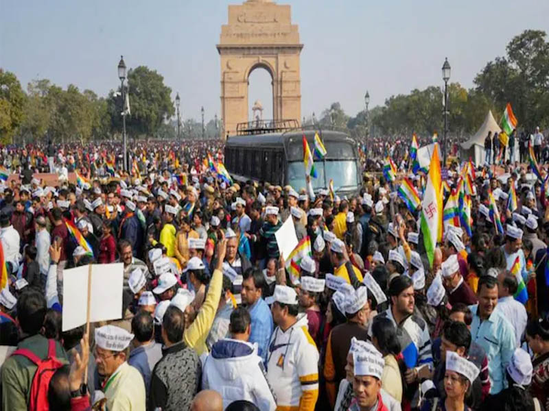 members of jain community protest at india gate in delhi