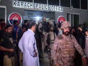 20 police officers killed in terror attack on karachi police chief office in pakistan