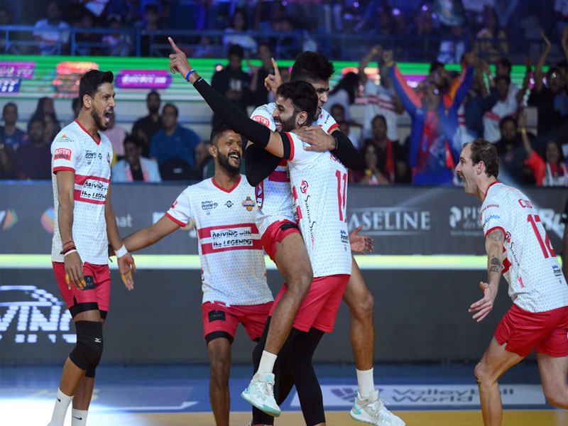 Janshad Cody Caldwell star as defending Champions Kolkata Thunderbolts begin RuPay Prime Volleyball League Season 2 with a thrilling win