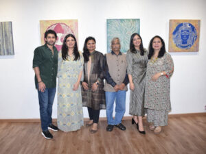 vishali bawa showcases prismatic at the bombay art society