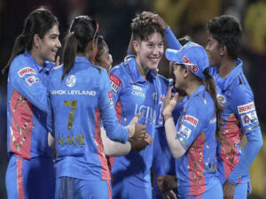 mumbai indians defeat up warriorz by 72 runs set up wpl final against dc