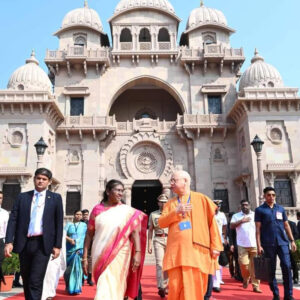 president of india droupadi murmu visit belur math in kolkata