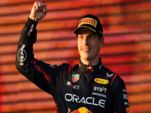 f1 verstappen wins chaotic australian gp