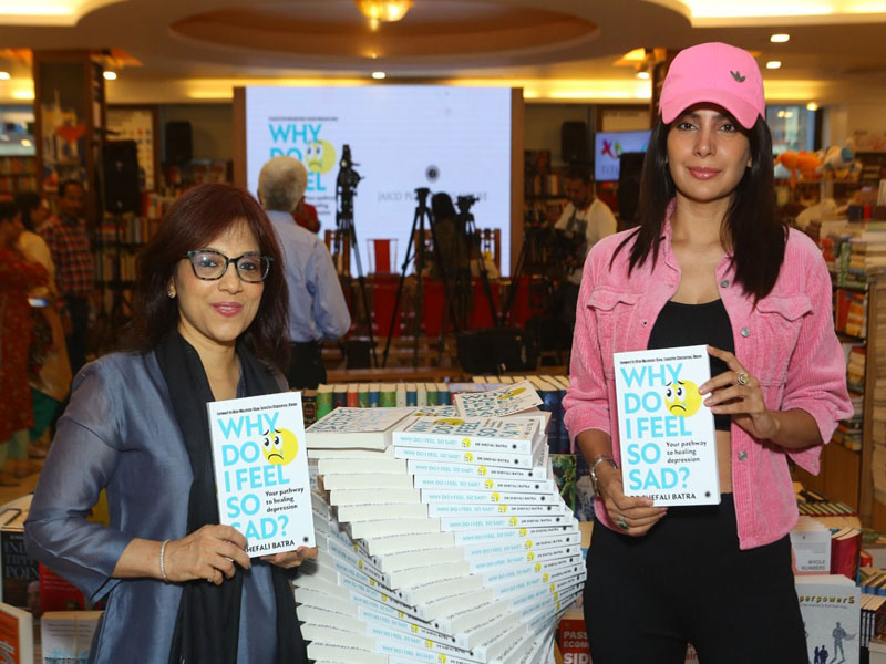 Sumbul Touqueer with Psychiatrist Dr Shefali Batra at book launch