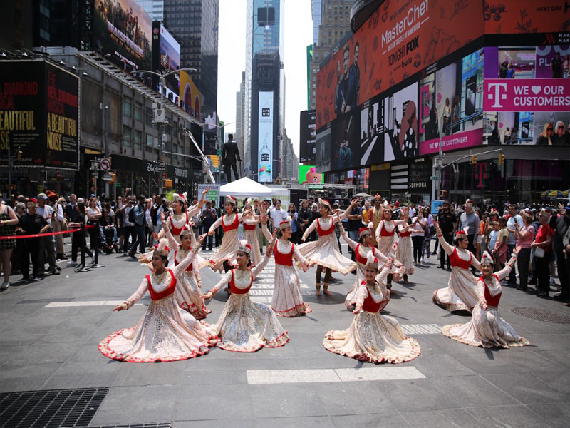 flash mob celebrating mughal e azam the musical enthralls crowd at new yorks times square