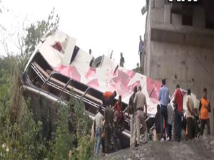 pilgrims killed after amritsar katra bus falls into gorge