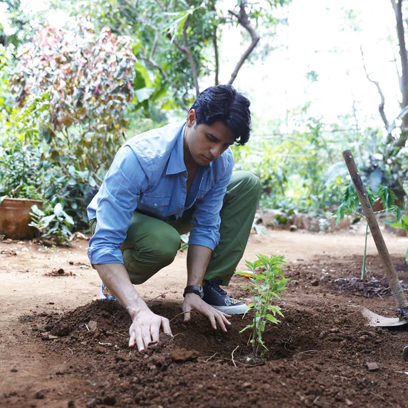 Sidharth Malhotra takes a step towards creating a better future with this new initiative