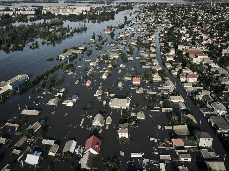 ukraine russia war dam breached