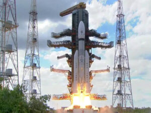 chandrayaan 3 launched successfully heres when it will land on the moon