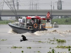 delhi on high alert as yamuna crosses danger mark touches 20624 meters