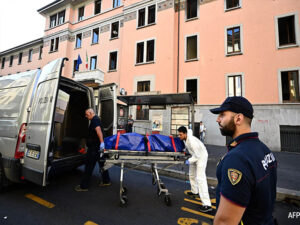 fire in retirement home kills 6 people in italy