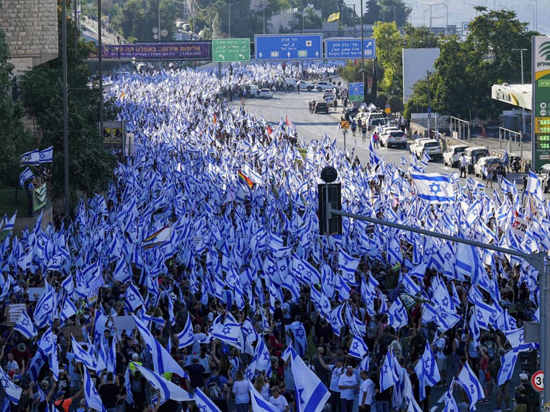 thousands march in israel against netanyahus judicial reform