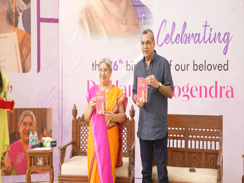 Paresh Rawal is special guest at Hansaji Yogendras birthday launches Hindi book