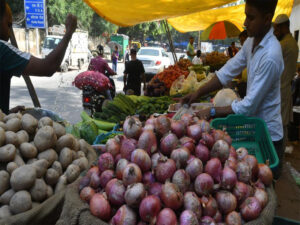 govt imposes minimum export price of 800 per tonne on onion till dec 31