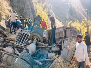39 killed in bus accident in j k s doda