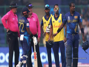 angelo mathews becomes the first player to be given a timed out