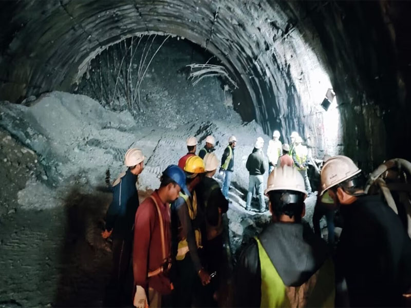 uttarkashi tunnel collapse 40 workers feared trapped