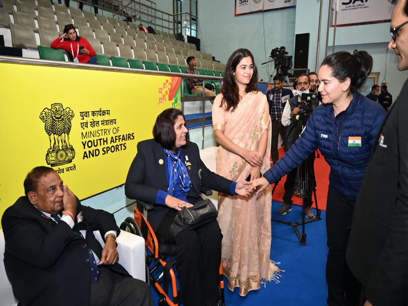 Manu Bhaker and Anjum Moudgil with Deepa Malik