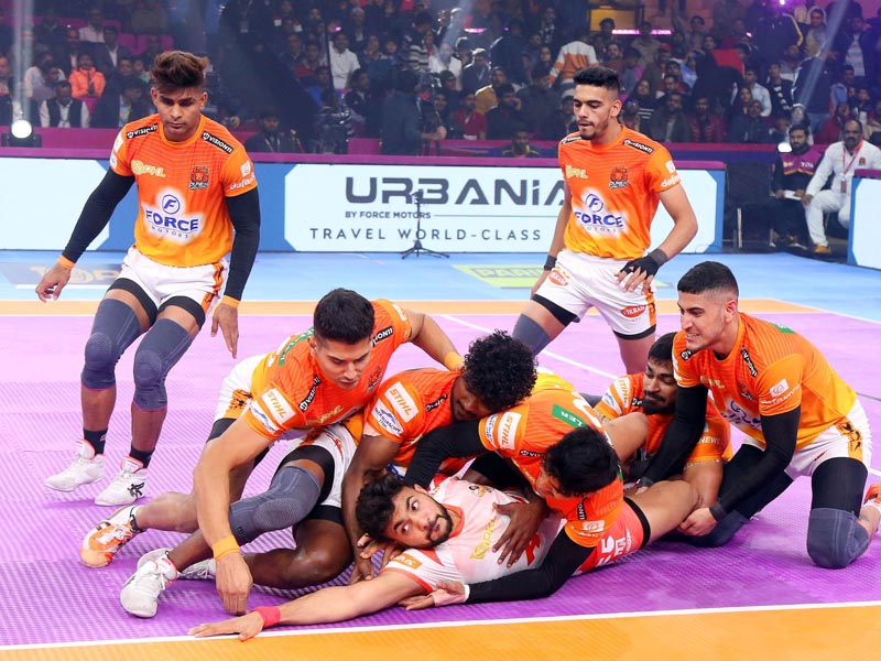 Puneri Paltan blow past Gujarat Giants 37 17 in PKL Season 10